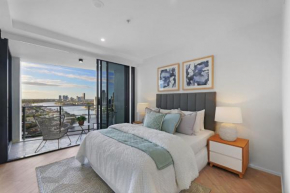 Snug 2-Bed With Breathtaking River Views